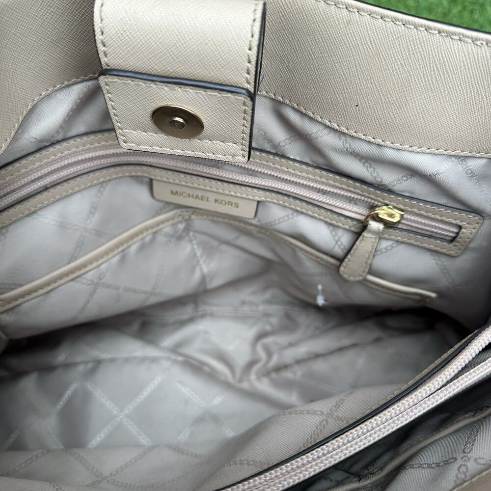 Michael Kors Ellis LG Saffiano Leather Shoulder Tote Satchel Oyster Preppy Glam - Picture 13 of 15